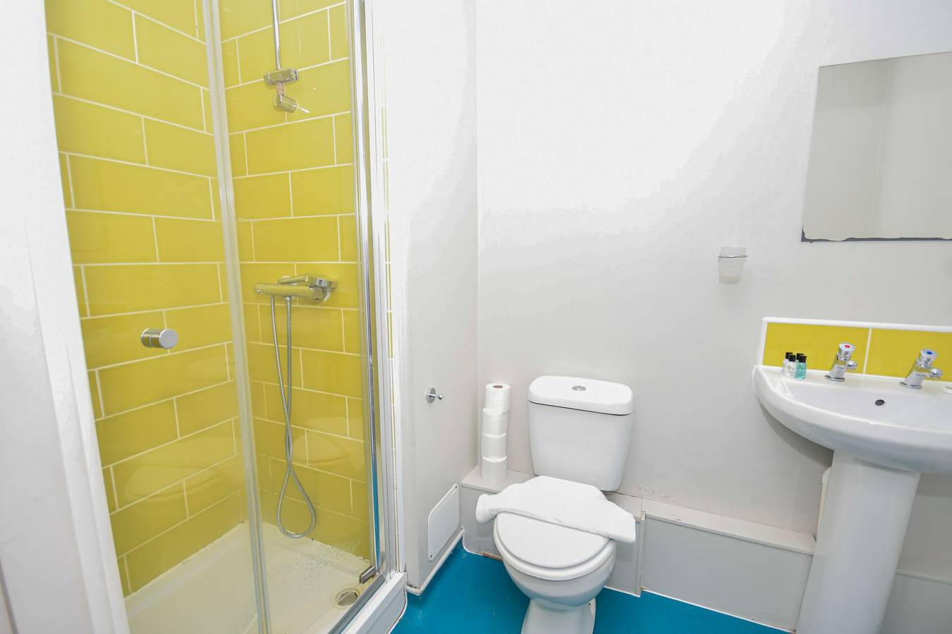 Entire holiday apartment, Convenient Budget Studio in Central Sheffield in Sheffield, South Yorkshire