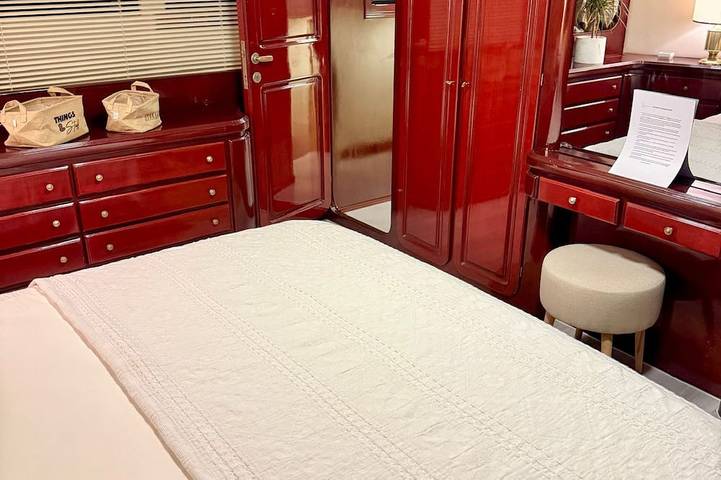 7 cabins 27M Benetti luxury yacht Velora in Cesme, Türkische Ägäis
