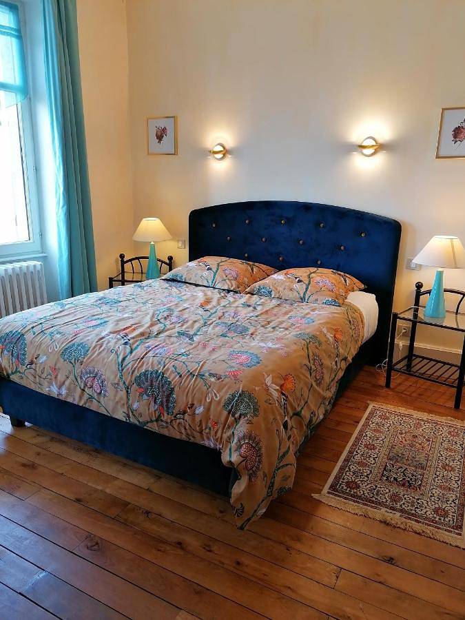 Double Room with Private Bathroom in Lapalisse, Région de Vichy