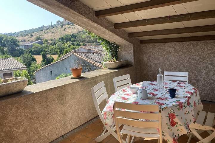 Location de vacances pour 5 personnes, avec terrasse à Villerouge-Termenès