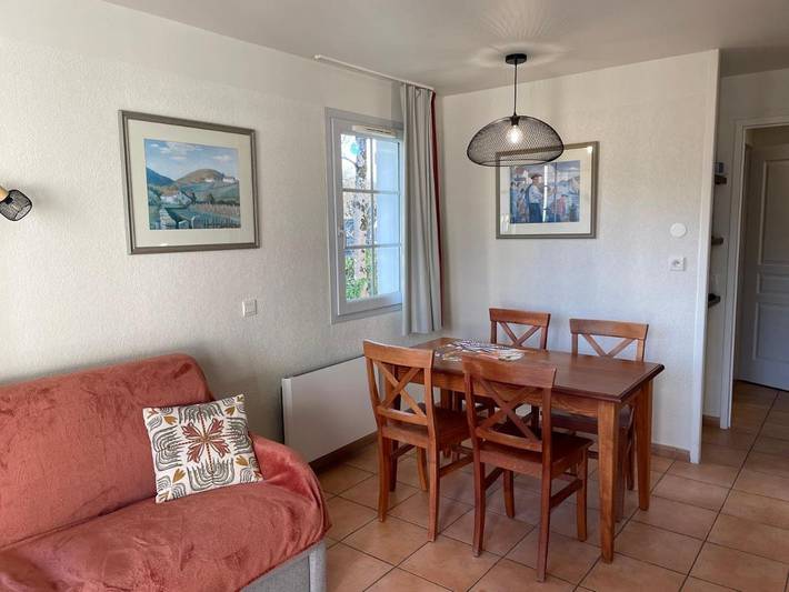 Gîte pour 3 personnes, avec piscine et terrasse ainsi que jardin et vue à Uhart-Cize - 4