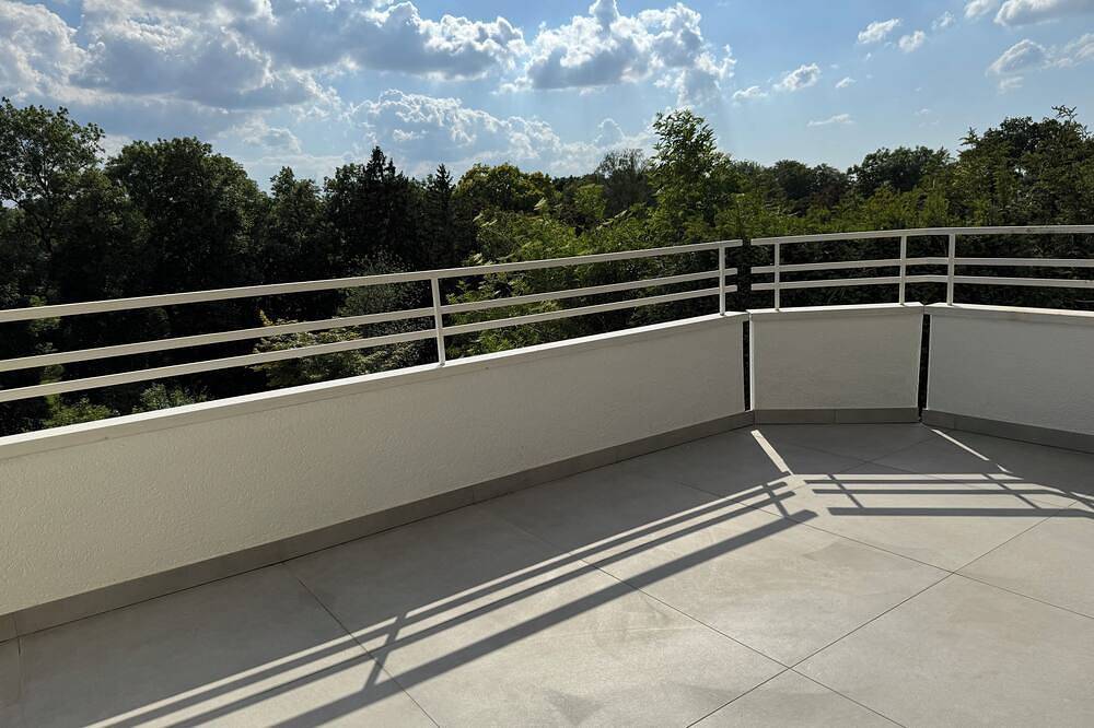 Ganze Wohnung, Designapartment mit Balkon & Parkblick in Villen-Lage in Heilbronn, Kurpfalz