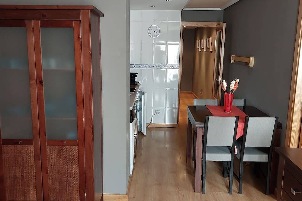 Entire apartment, Apartamento en Villanúa in Villanúa, Spanish Pyrenees
