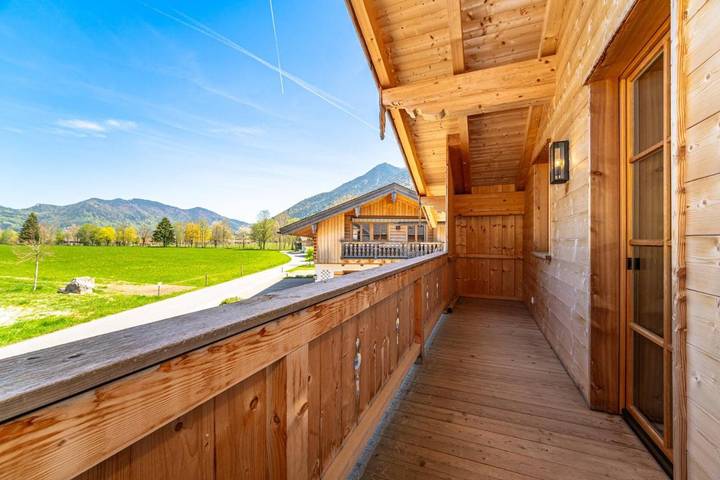 Ferienhaus für 7 Personen, mit Balkon und Terrasse sowie Garten und Sauna in Kreuth