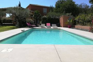 Gîte pour 8 personnes, avec terrasse et jardin à Caveirac