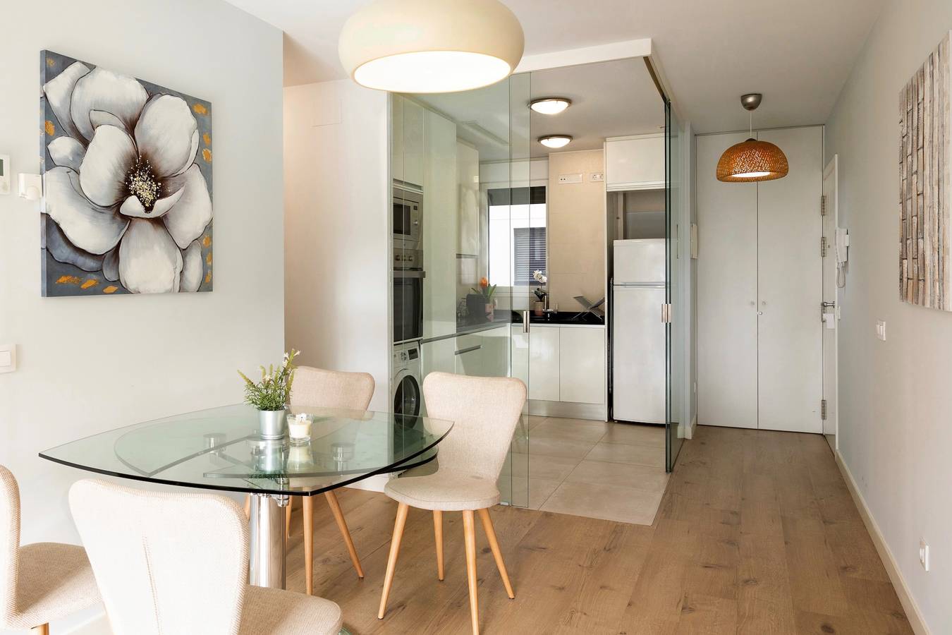 Entire apartment, Apartment 'Apart Jardines San Vicente' with Private Terrace, Wi-Fi and Air Conditioning in Moncloa-Aravaca, Madrid