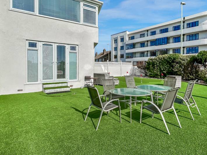 Cottage for 10 people, with garden, with pets in Sussex