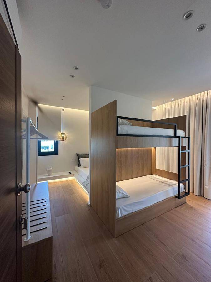 Gîte pour 4 personnes, avec balcon et vue dans Stavros