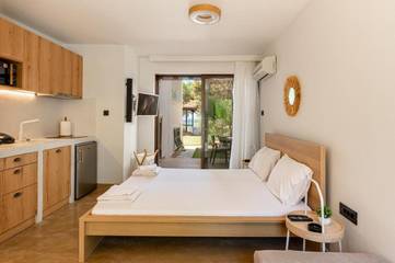 Maison d’hôte pour 3 personnes, avec jardin ainsi que vue et balcon dans Égine