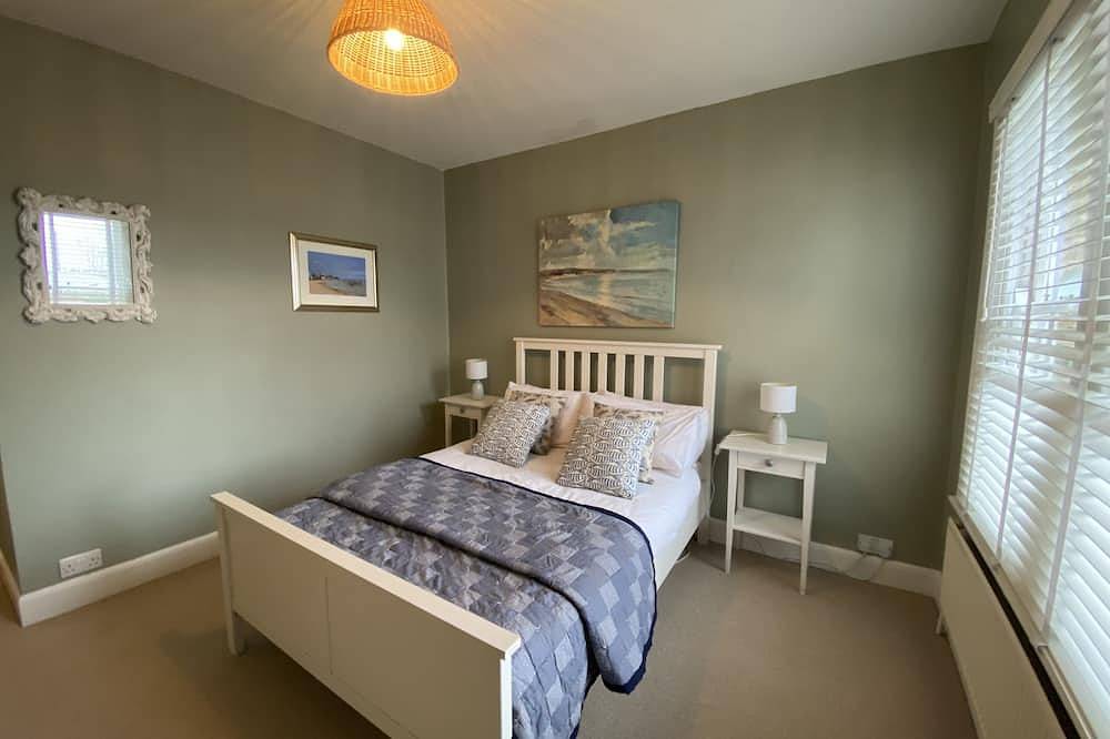 Charming 2 bedroom old fisherman’s cottage 5 minutes walk from the beach in Botany Bay, Kent
