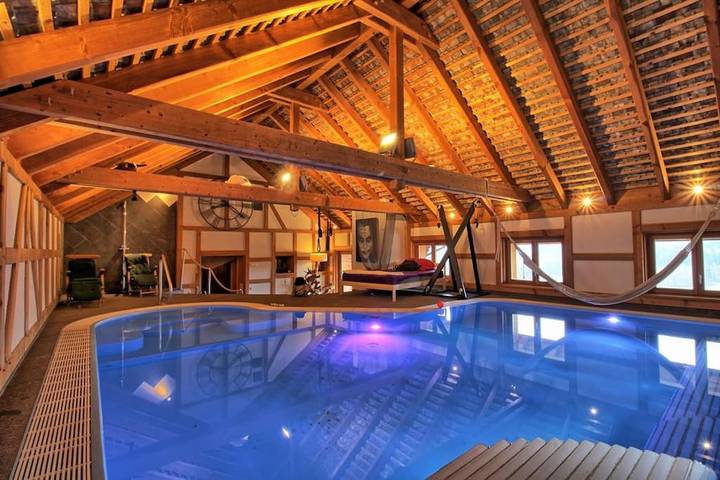 Chalet pour 8 personnes, avec jardin ainsi que piscine et vue