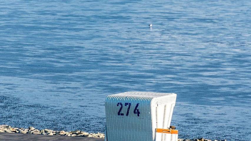 Ferienwohnung für 3 Personen, mit Sauna und Balkon in Nordholz