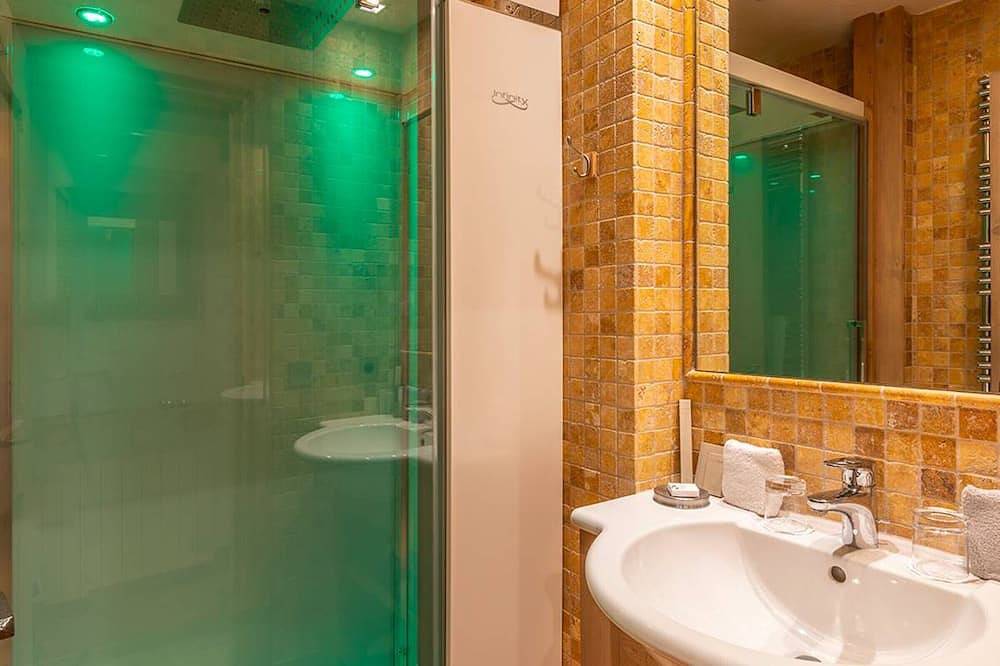 Ganze Wohnung, Geräumige 73m² Wohnung, 2 Sz, Herzen von Courchevel 1850, Nahe Pisten, Balkon, Hammam, Wifi in Courchevel 1850, Saint-Bon-Tarentaise