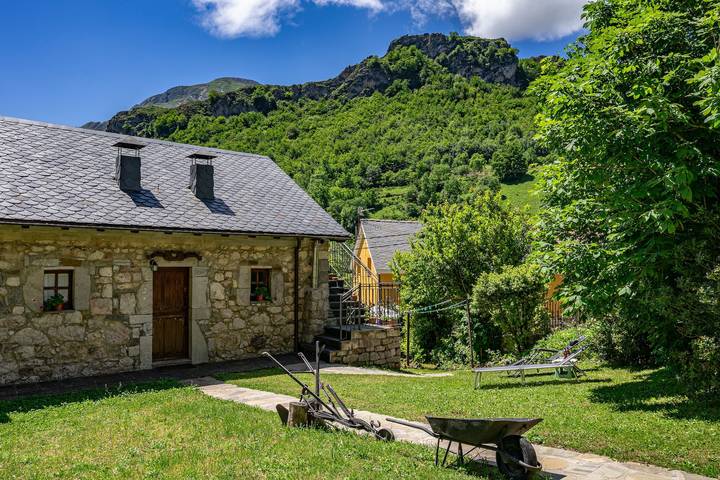 Casa rural para 3 personas, con jardín y balcón en Parque Natural de Somiedo - 2
