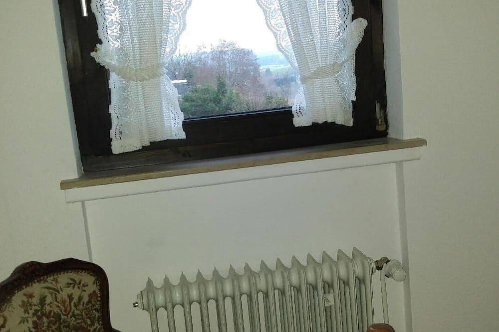 Ferienhaus am Waldrand mit Panoramablick in Lissendorf, Vulkaneifel