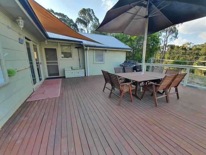 Holiday home for 8 people, with garden and terrace, with pets in Lake Eildon
