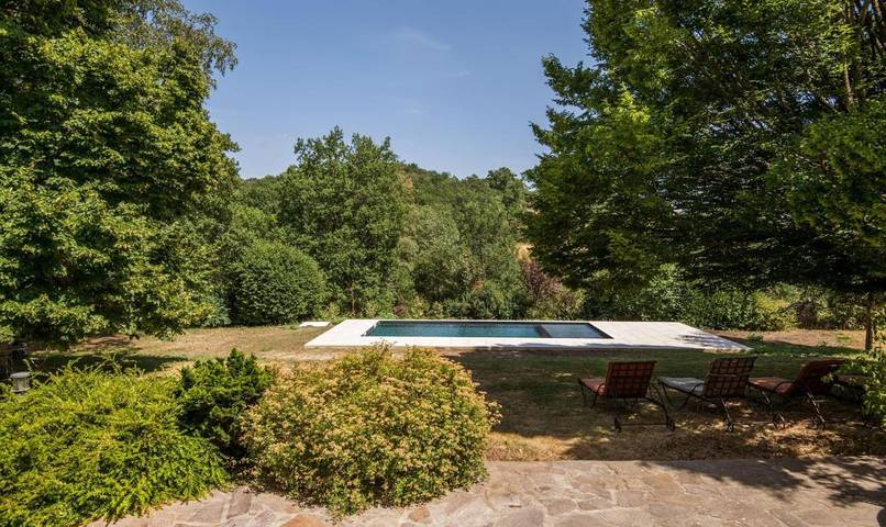 Location de vacances pour 14 personnes, avec piscine et vue sur le lac ainsi que vue et jardin dans Lac de Pareloup - 2