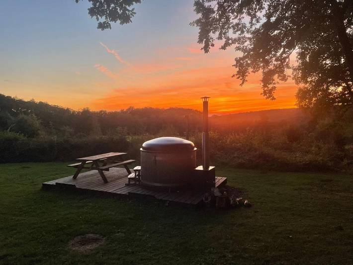 Location de vacances pour 10 personnes, avec jacuzzi et jardin dans Harre