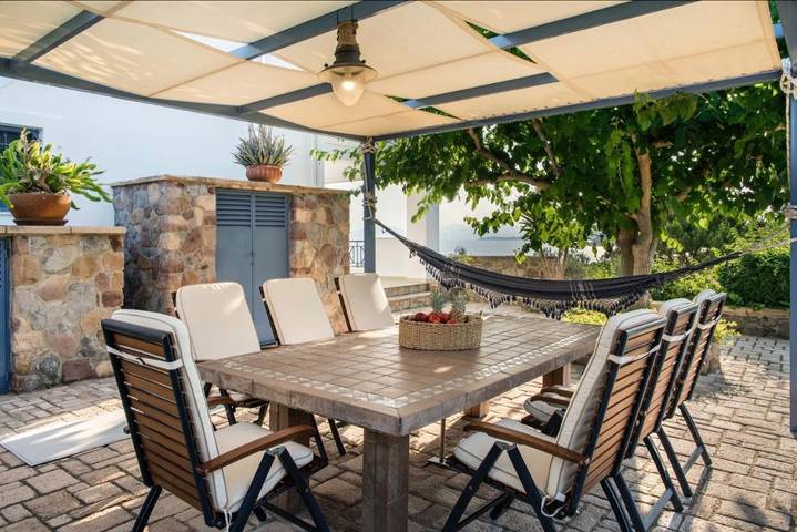 Location de vacances pour 6 personnes, avec jardin et vue dans Perdika - 2