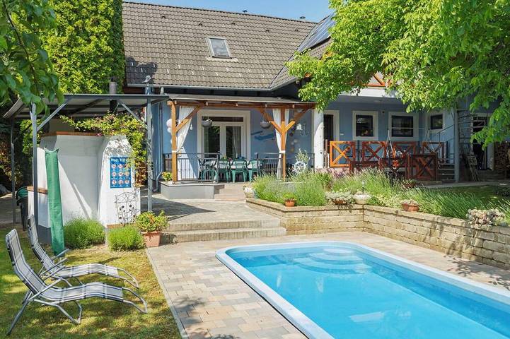 Ferienhaus für 8 Personen, mit Garten
