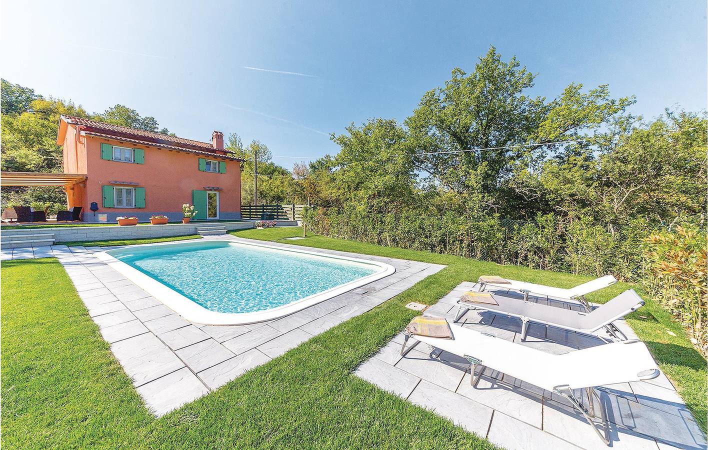 Soleggiato appartamento 1BR con piscina e parcheggio in Scarperia e San Piero, Firenze province