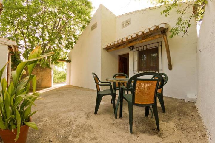 Apartamento para 4 personas, con jardín y piscina, Familias con niños en La Zubia