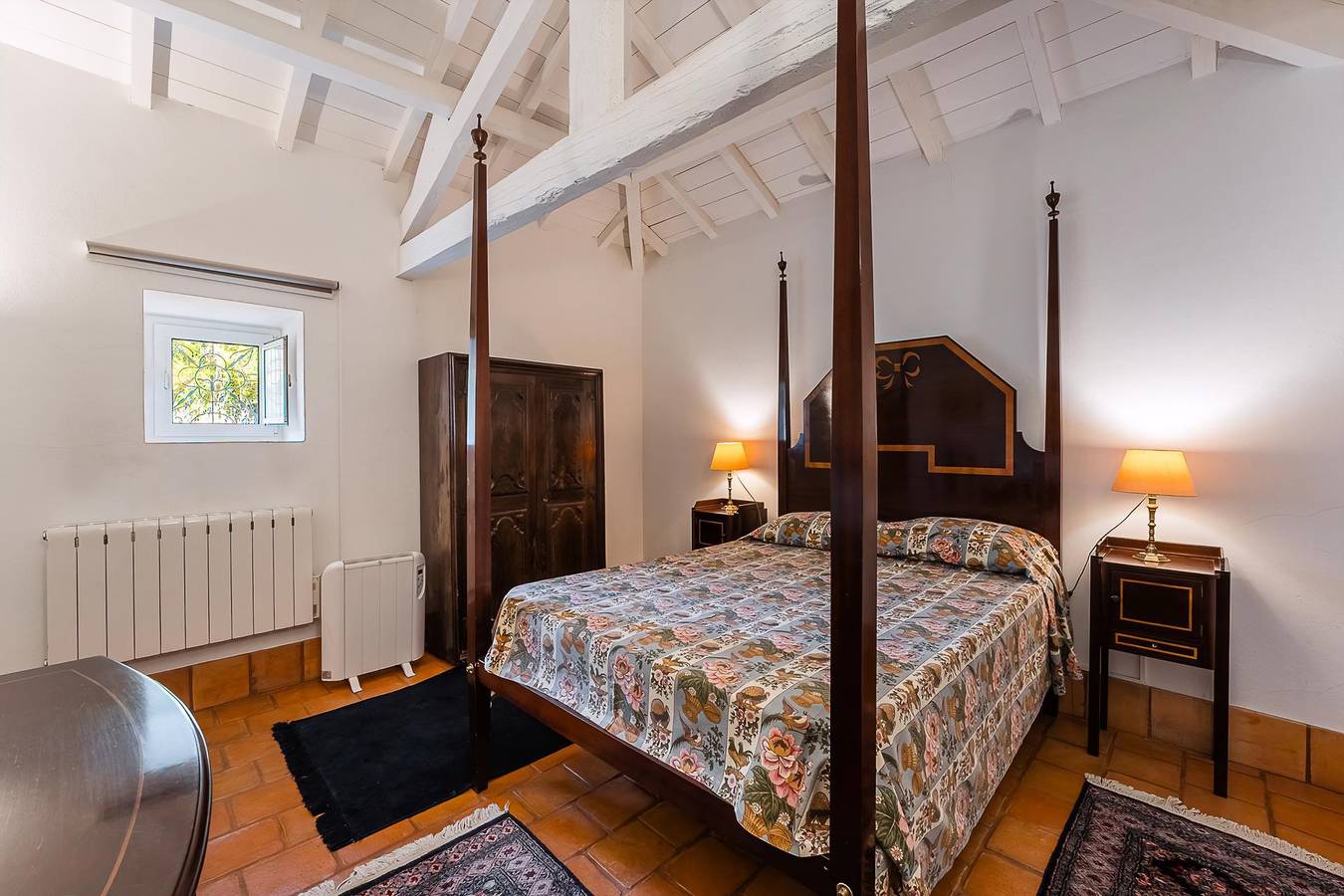 Historic Farmhouse with Shared Pool in Alvite e Passos, Distrito de Braga