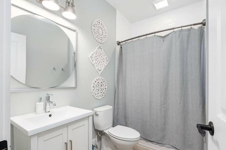 Vacation rental for 8 people, with terrace, with pets in Folly Beach