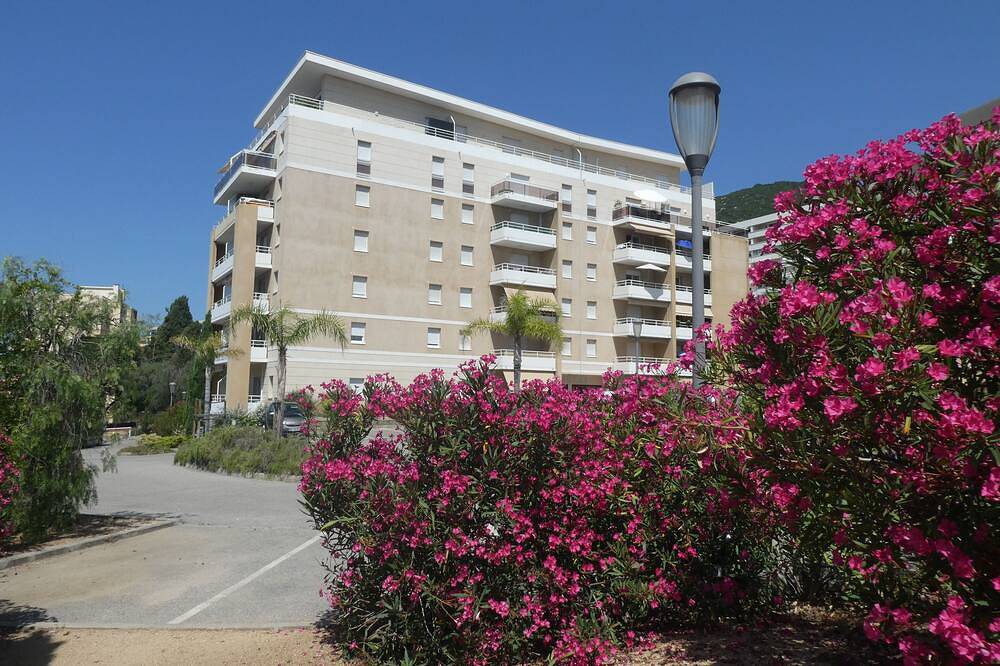 Appartement entier, Ajaccio Sanguinaires T2 proche Trottel et mer, belle résidence in Ajaccio, Région d'Ajaccio