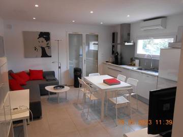 Gîte pour 4 personnes, avec terrasse et piscine, animaux acceptés à Quissac