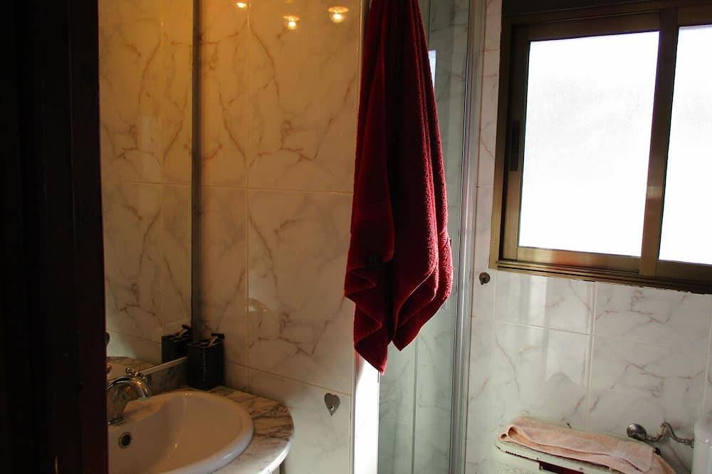 Entire apartment, Nice apartment with sea views, roof terrace and nice communal pool in Paichi, Teulada (Spain)