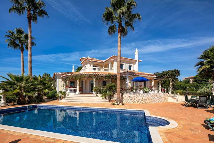 Chalet para 6 personas, con jardín y balcón además de piscina y vistas al mar - 1