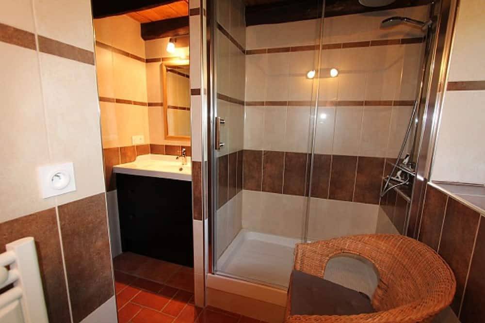 Beautiful Cottage for maximum 4 people overlooking the Dordogne Valley in Puybrun, Lot