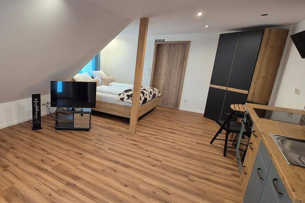 Ganze Wohnung, Liebevoll eingerichtete Ferienwohnung (38qm) mit Balkon in Bad Staffelstein, Oberes Maintal - Coburger Land