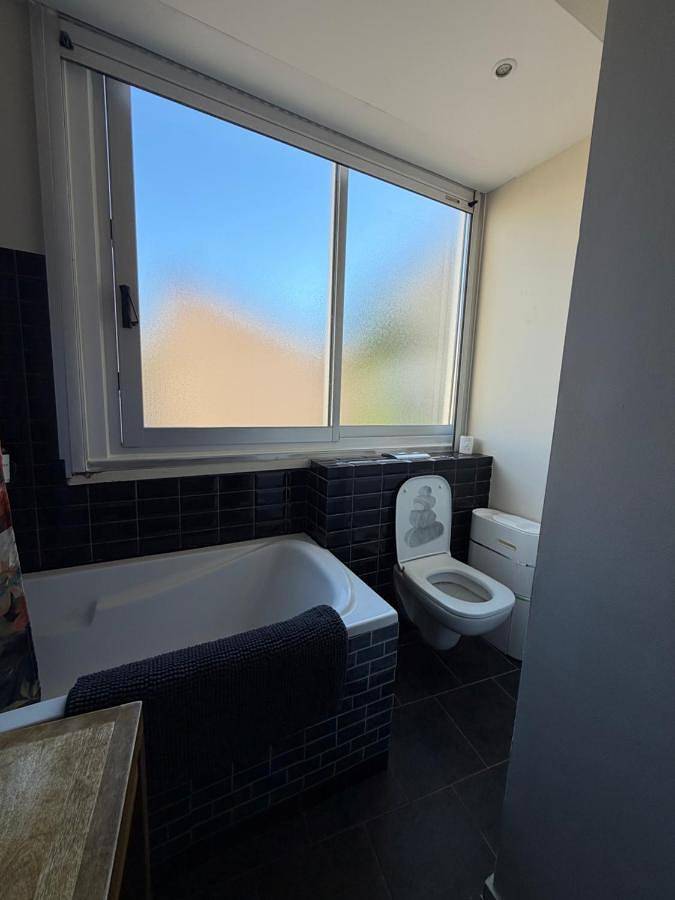 Gîte pour 6 personnes, avec balcon dans Office De Tourisme De Juan Les Pins - 4