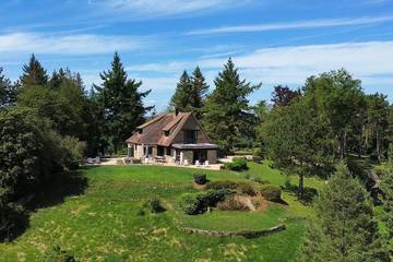 Gîte pour 14 personnes, avec terrasse et jardin à La Roche-Guyon