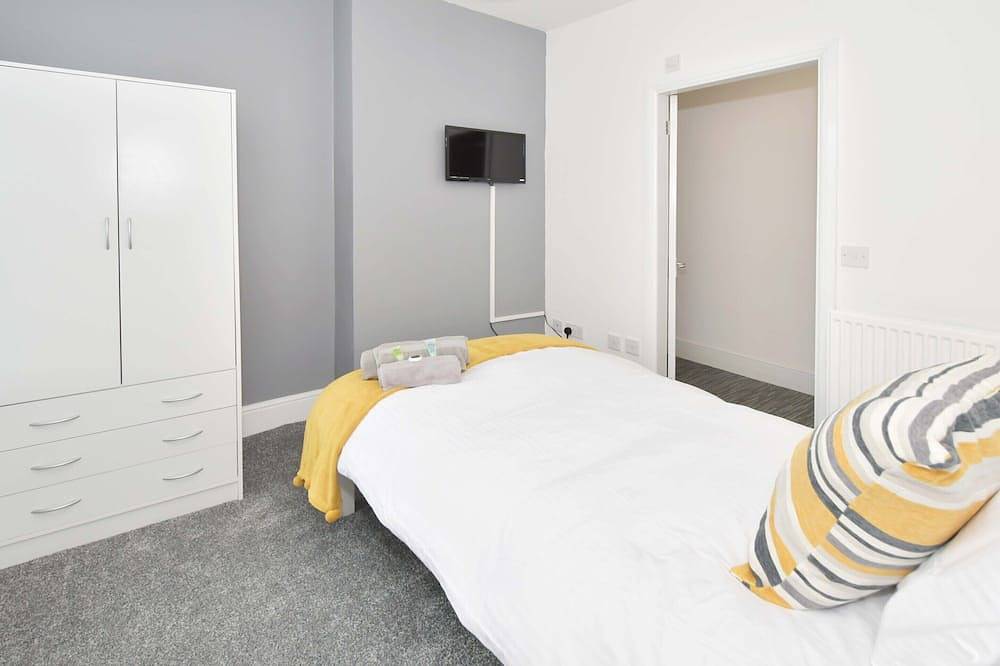 4 Bed-Modern-Ferienhaus-Eigenes Badezimmer in Crewe, Cheshire East