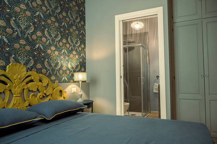 Ganze Wohnung, Elegance and comfort in the country's most central historic building in Trevignano Romano, Braccianosee