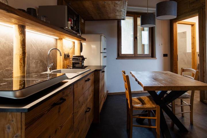Location de vacances pour 2 personnes, avec sauna ainsi que jardin et jacuzzi à San Damiano Macra - 2