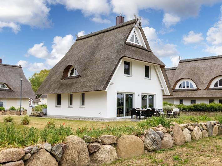 Ferienhaus für 8 Personen, mit Terrasse und Garten sowie Sauna und Seeblick in Pepelow