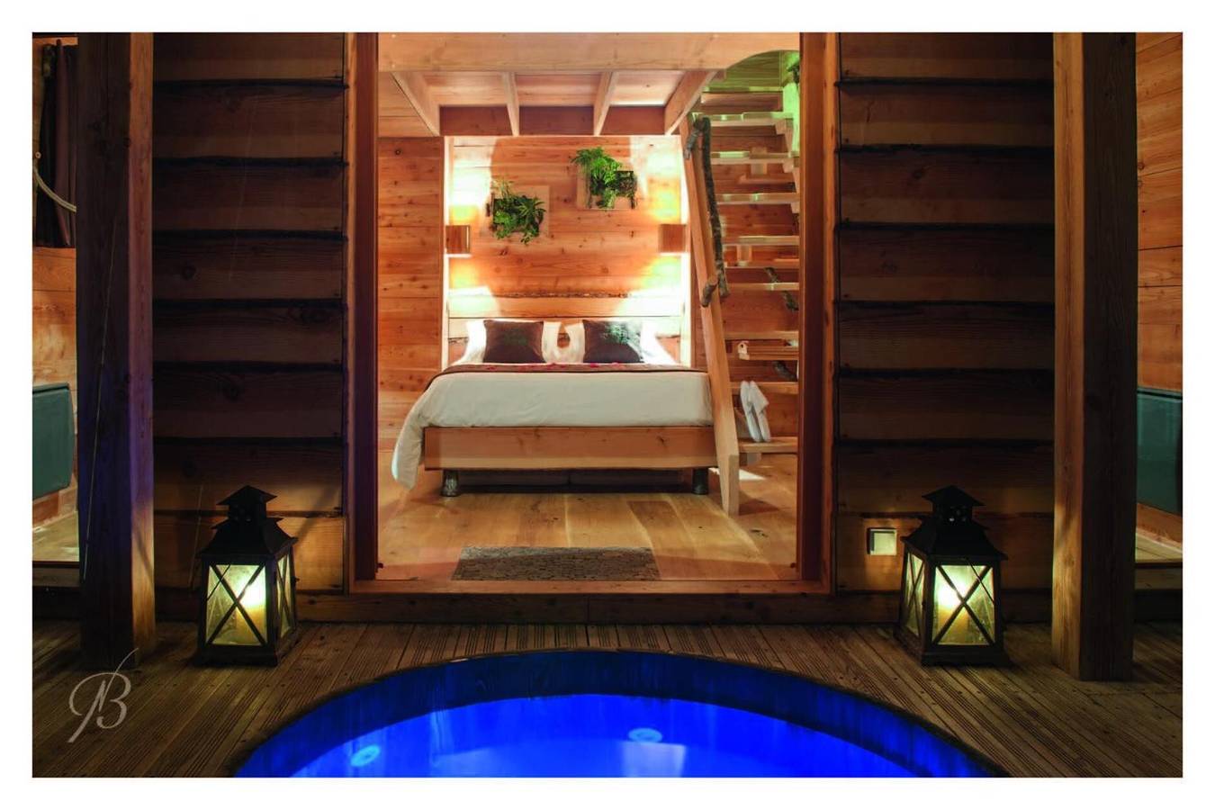 Cabane dans les arbres avec Spa privé - Bois des nauzes in Seyches, Région de Marmande