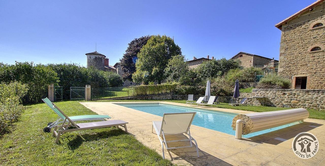Gîte für 12 Personen mit Pool in Pomeys, Lyon und Umgebung
