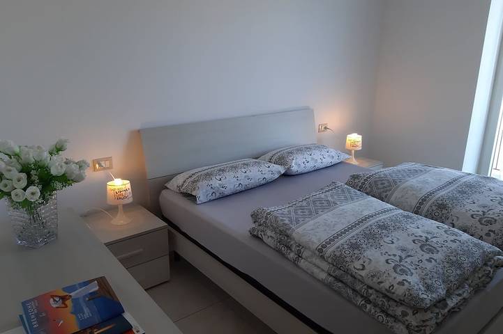 Ganze Wohnung, Wohnung Azalea mit wunderschönem Seeblick in Brenzone, Gardasee-Berge