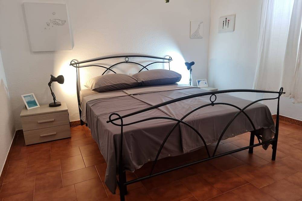 Discover this elegant villa, with privat pool, nestled in Mediterrenean Salento in Lido Marini, Golfe de Tarente