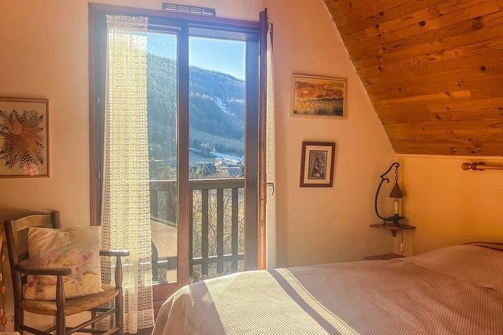 Gîte pour 8 personnes, avec balcon et jardin dans Saint-Jean-Montclar - 3