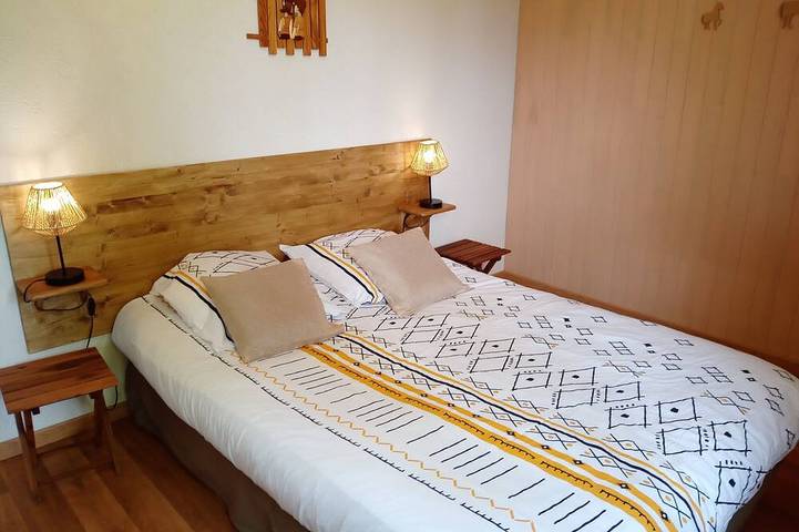 Location de vacances pour 8 personnes, avec terrasse ainsi que jardin et jacuzzi à Saint-Paul-en-Born - 3