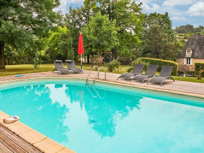 Location de vacances pour 5 personnes, avec terrasse ainsi que jardin et piscine à Coly - 2