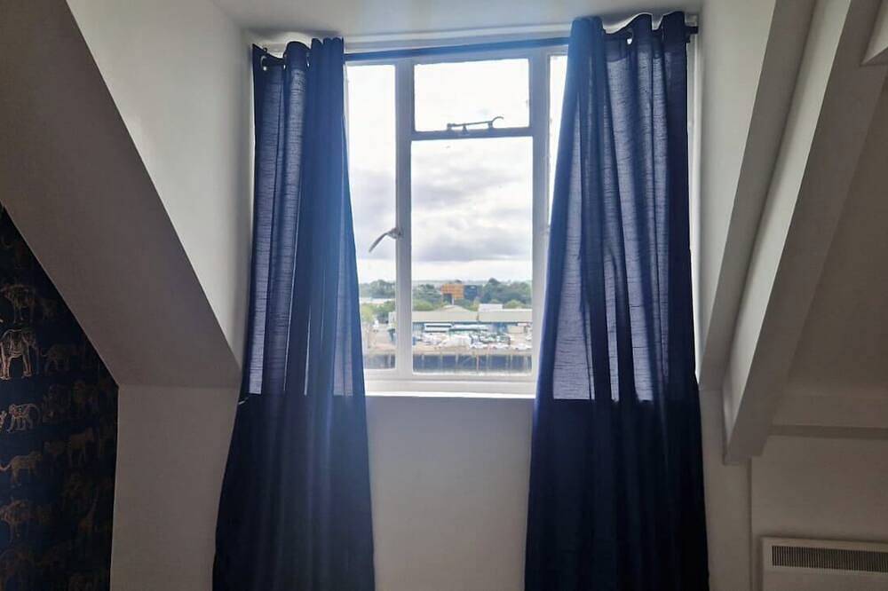 Entire apartment, Cork Apartment with River Views -Cosy in Cork in Cork, County Cork