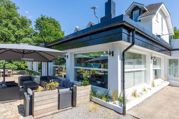 Vakantiehuis voor 15 personen, met tuin en terras in Doussard