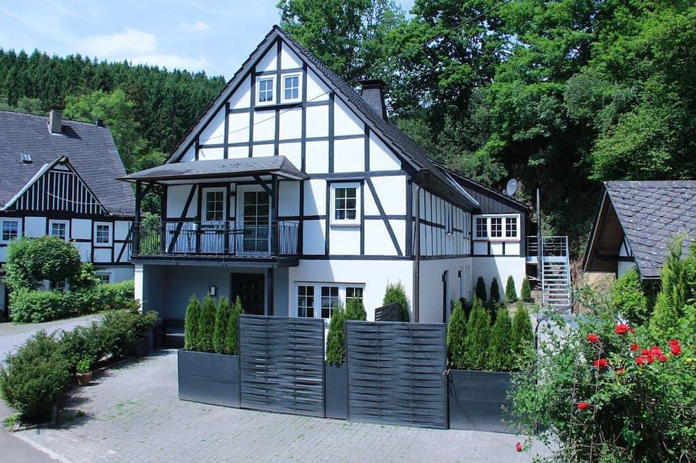 Komfort in absoluter Privatsphäre 4 Dz 4 Bäder, Kamin und Sauna mit Außenbereich in Eslohe, Hochsauerlandkreis